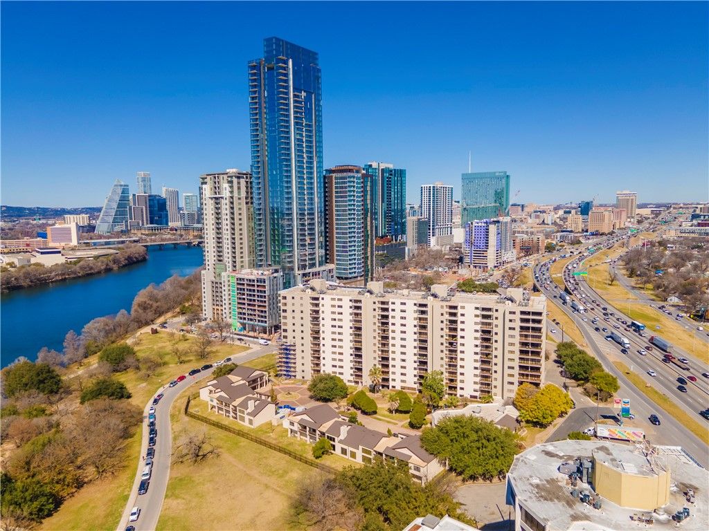 Towers of Town Lake Condos for Sale in Downtown Austin