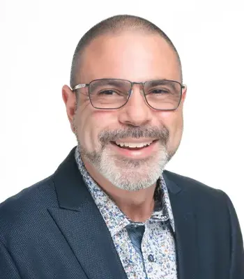 Portrait of Alfredo Bernal, Broker Associate.