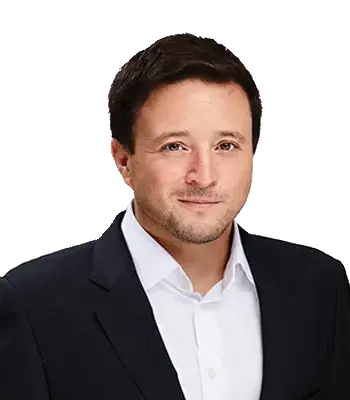 Portrait of Arby Hinojosa, Broker Associate.