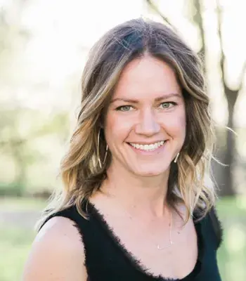 Portrait of Ashlie Bailey, REALTOR®.
