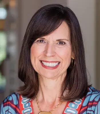 Portrait of Charla Housson, Broker Associate.