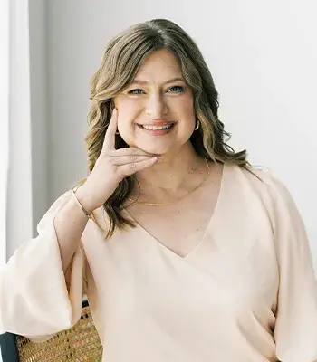 Portrait of Clare Webb, REALTOR®.
