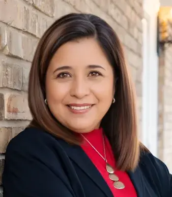 Portrait of Esmilda Guerra, REALTOR®.
