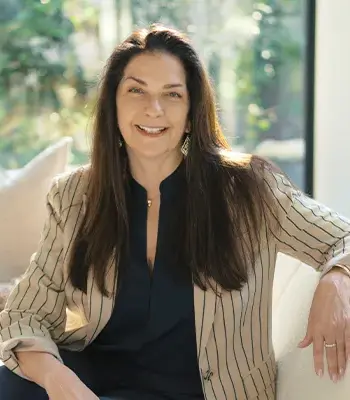 Portrait of Janine Mitchell, REALTOR®.