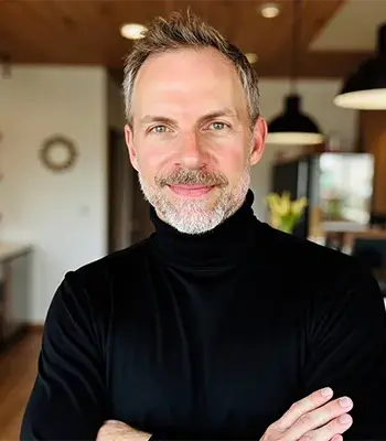 Portrait of Jimmy Hoffman, REALTOR®.