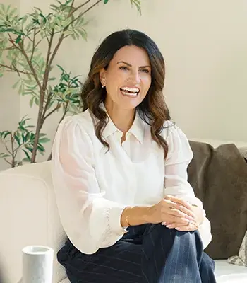 Portrait of Juanita Thornton, REALTOR® | Muñoz Group.