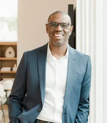 Portrait of Kelvin Glover, REALTOR®.