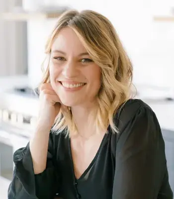 Portrait of Lorin Martin, Sales Associate to The Brinkman Team, REALTOR®.