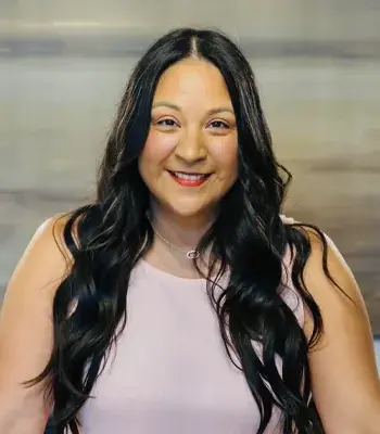 Portrait of Mindy Guevara, Broker Associate.