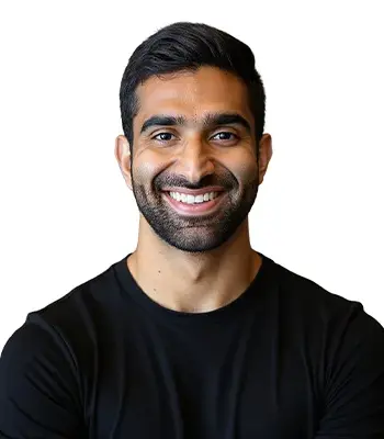 Portrait of Parsa Kosari, Sales Associate to the Kosari Group.