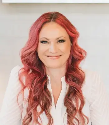 Portrait of Rhianon Cote, REALTOR®.