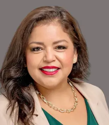 Portrait of Rocio Enriquez, REALTOR®.