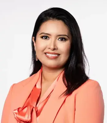 Portrait of Zayra Delgado, REALTOR®.