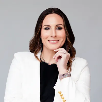 Portrait of Cara Keenan, REALTOR®