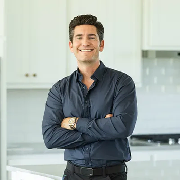 Portrait of Doug Siddens, Licensed Sales Associate to the Marjorie Group