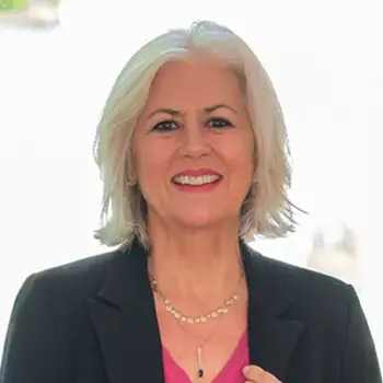 Portrait of Karen Lewis, REALTOR®, Licensed Sales Associate to Core Residential Group