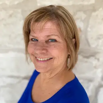 Portrait of Lauri Thomas, REALTOR®