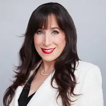 Portrait of Lili Guzman, REALTOR®