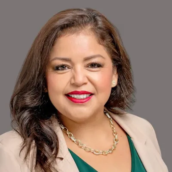 Portrait of Rocio Enriquez, REALTOR®