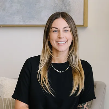 Portrait of Taylar Seay, REALTOR® to the Locked In Realty Group