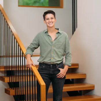 Portrait of Teel Warren, Listing Manager to Lisa Muñoz, REALTOR®