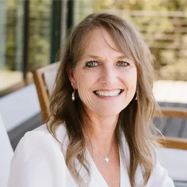 Lauri Schroeder, REALTOR®